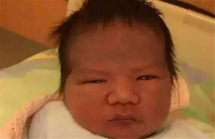 懷疑孩子非親生，夫妻偷做親子鑒定，竟是正規(guī)醫(yī)院新生兒被抱錯(cuò)？