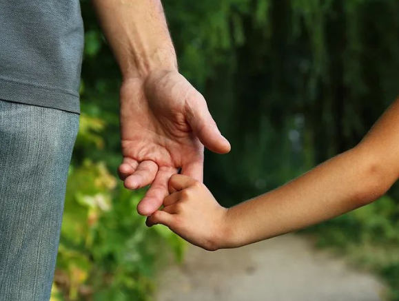 委托人懷疑孩子不是自己的怎么找隱私親子鑒定機構做親子鑒定？