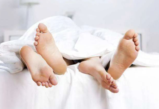 透過現象看本質，親子鑒定者折射出的是忠貞與道德的信任危機！