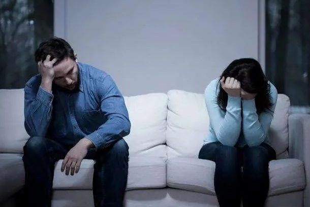 透過現(xiàn)象看本質(zhì)，親子鑒定者折射出的是忠貞與道德的信任危機(jī)！