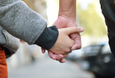 丈夫申請親子鑒定，過錯方支付撫養(yǎng)費