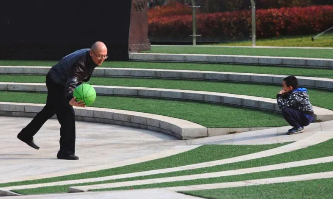 梁老伯：爺爺跟孫子可以做親緣關(guān)系鑒定嗎？多少錢？