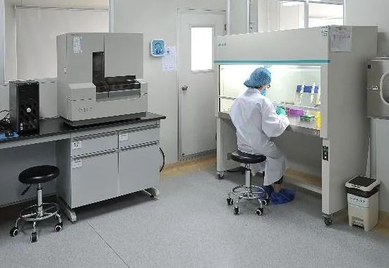 做親子鑒定到底是去醫(yī)院還是去有資質(zhì)的正規(guī)親子鑒定機構(gòu)？