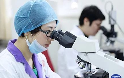 做親子鑒定到底是去醫(yī)院還是去有資質(zhì)的正規(guī)親子鑒定機構(gòu)？