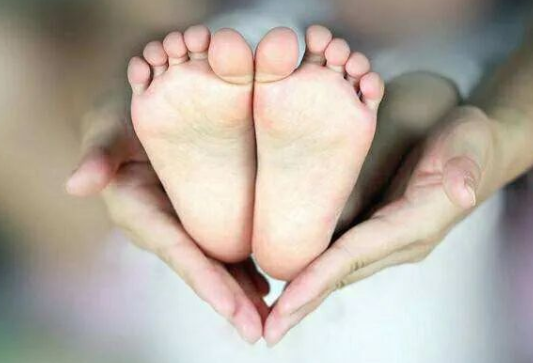 給小孩做親子鑒定需要什么樣本？采集口腔拭子嗎？